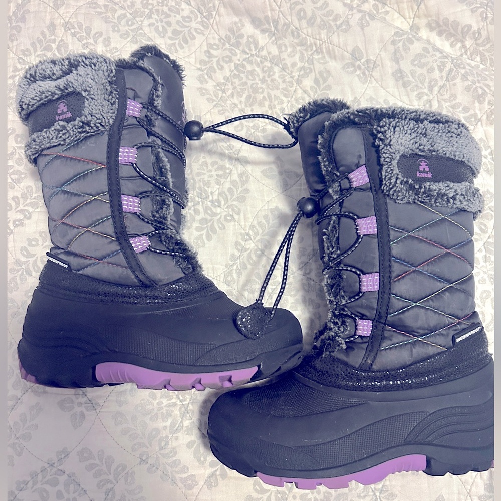 Gently used little girls Kamik snow boots